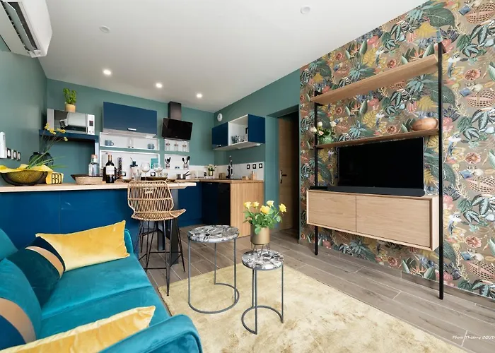 Le Marchand De Sable: 4-Star Coastal Retreat Near Grande Conche Beach