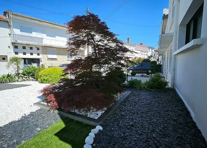 3Star 1950S House, 3 Bedrooms, 6 People, Walk To Beach Center