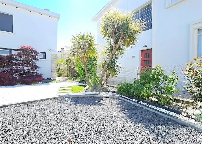 3Star 1950S House, 3 Bedrooms, 6 People, Walk To Beach Center