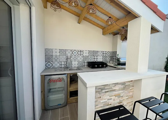 Maison Neuve Clim & Bar D'Ete Sur Jardin